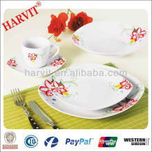 Fine Chinese Porcelain Dinner Set